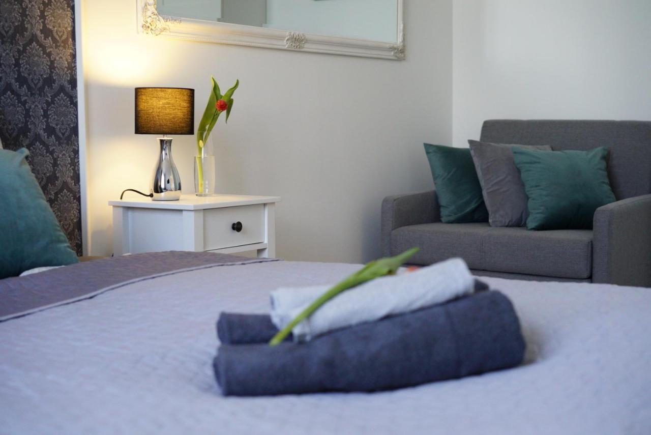 Small Residence - Apartamenty Sienkiewicza Kielce Buitenkant foto